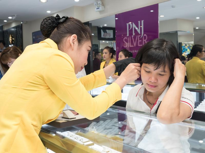 Nhu cầu PNJ tuyển dụng nhân viên bán hàng hiện nay